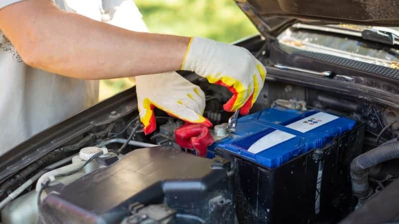 How to Disconnect a Car Battery Safely and Easily